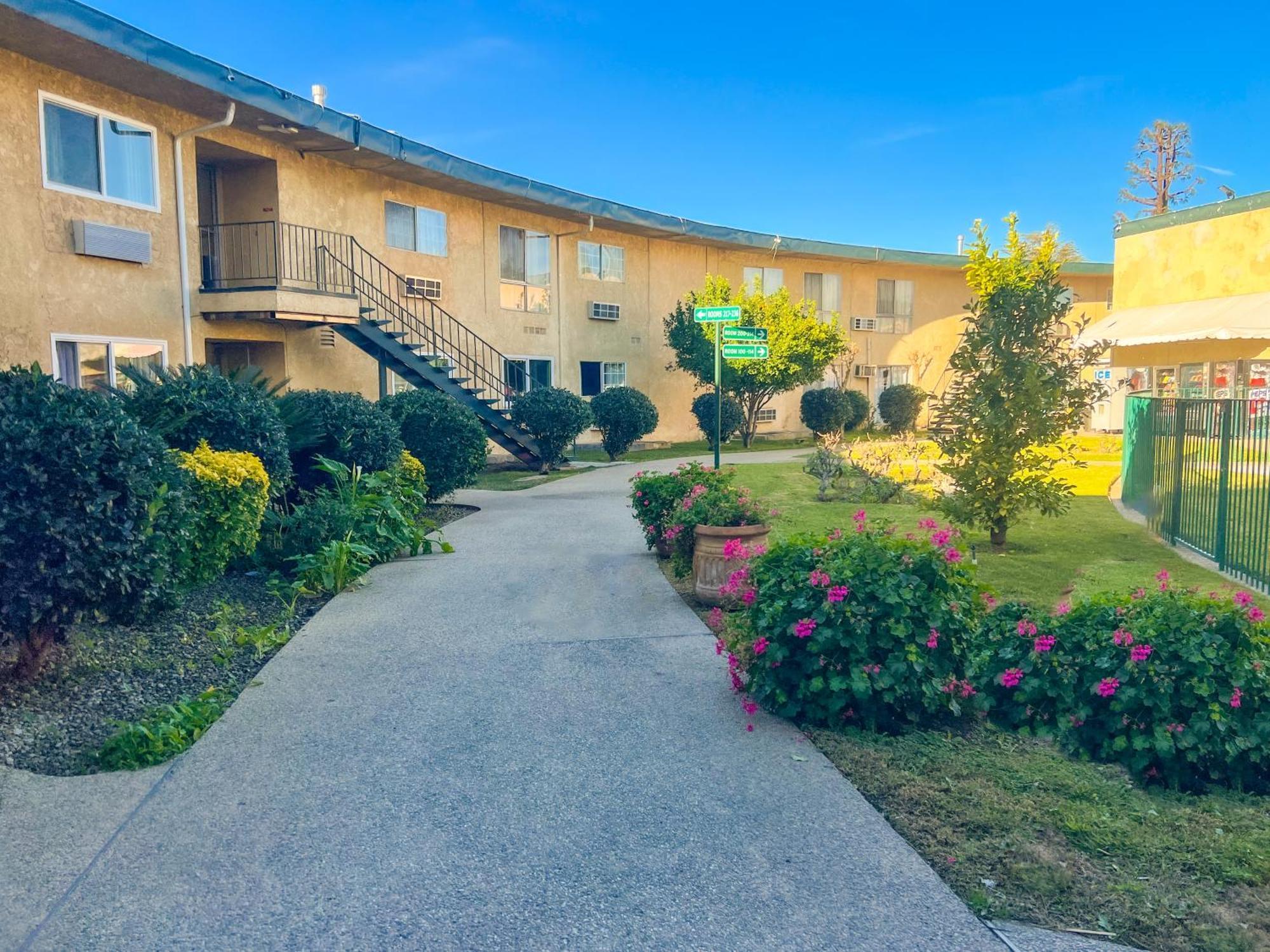 Hometown Inn North Hills San Fernando Exterior foto